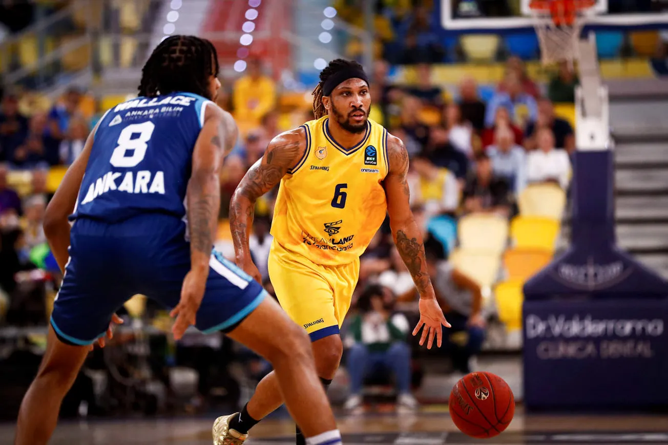 Espagne Andrew Albicy prolonge à Gran Canaria