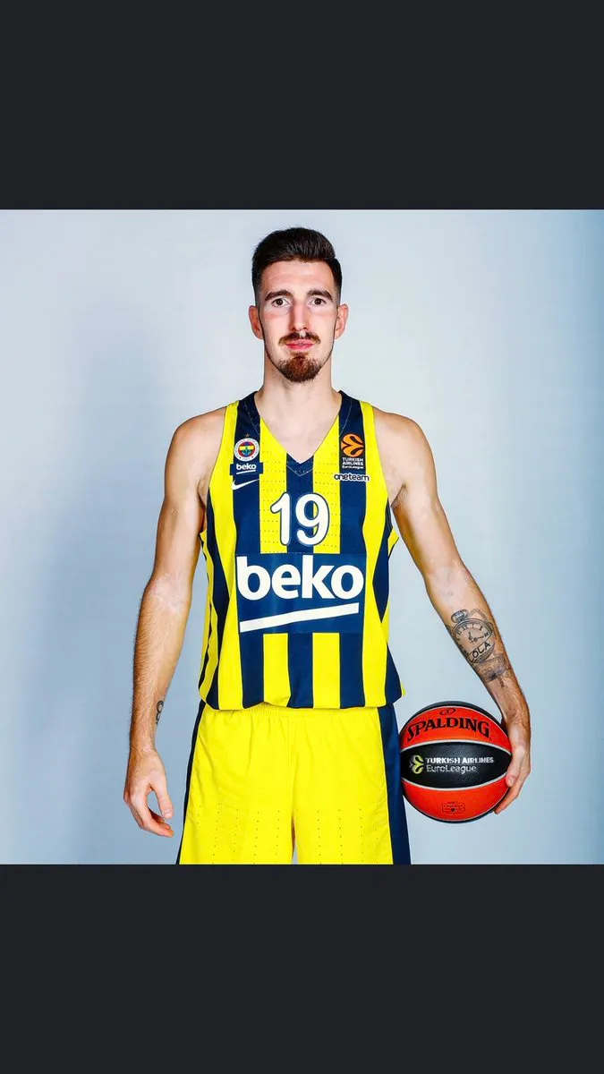 Fenerbahçe Pas de Nando De Colo et Léo Westermann contre lASVEL