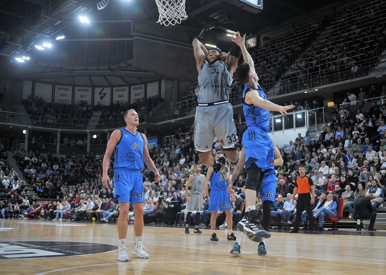 Lancien Villeurbannais Adreian Payne tué par balles à lâge de 31 ans