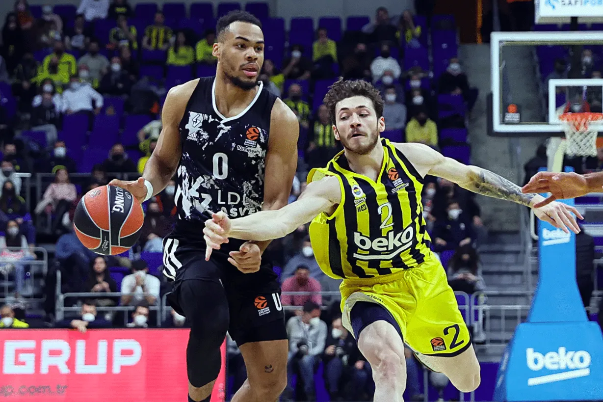 Elie Okobo pour remplacer Nando de Colo à Fenerbahçe Basket Europe