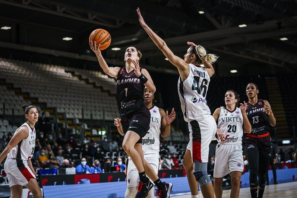 Equipe De France F Minine Lisa Berkani Remplace Alix Duchet Basket