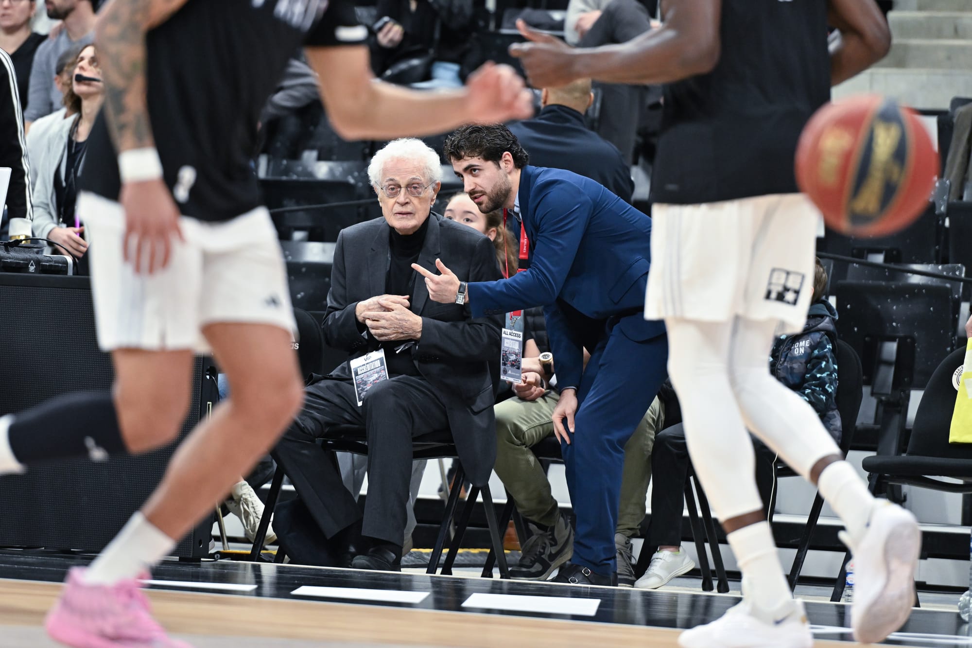 Paris Basketball et le défilé de stars en tribunes