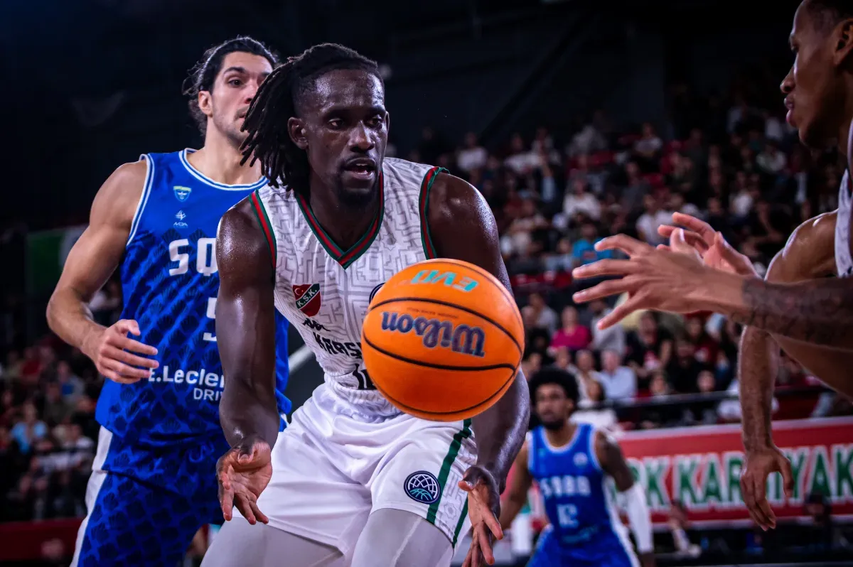 Jerry Boutsiele rejoint le Dubai BC