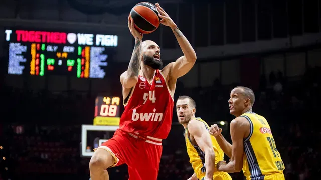 Vidéo : Les 23 points d'Evan Fournier lors d'Olympiakos-Berlin