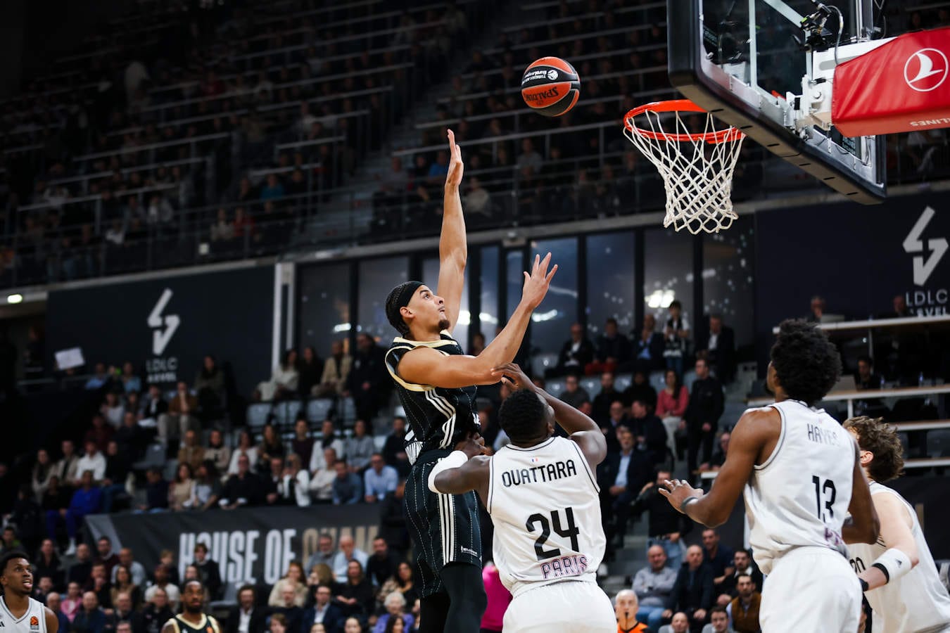 Euroleague : l’ASVEL stoppe l’incroyable série du Paris Basketball !