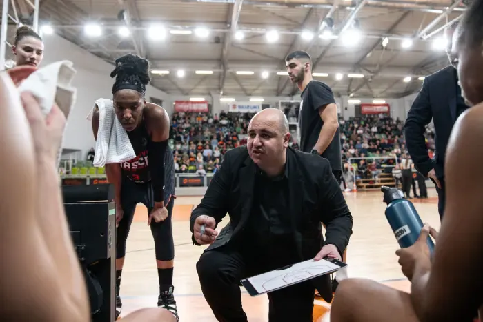 Rachid Meziane va coacher en WNBA, Maxime Bézin le remplace à Villeneuve d’Ascq !