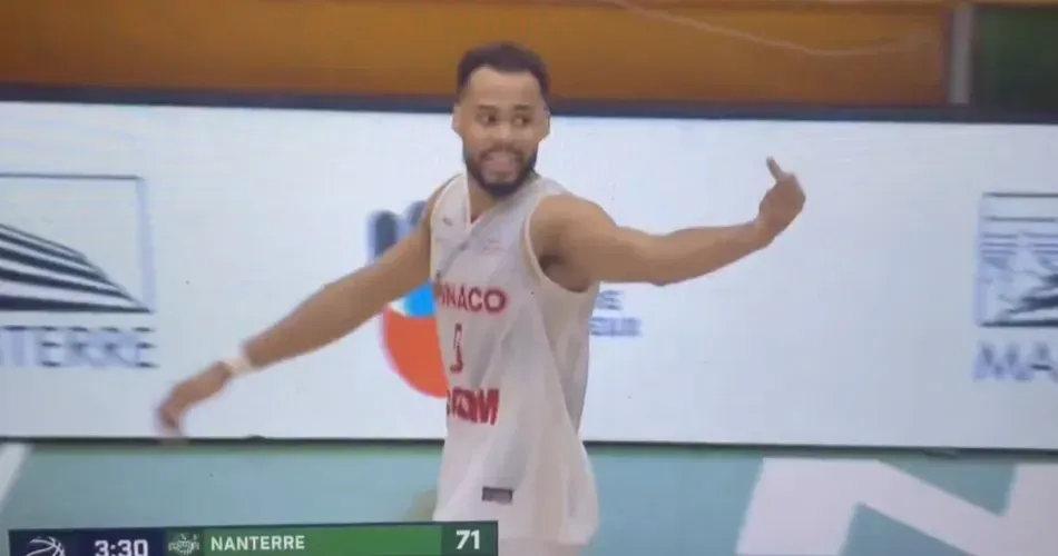 Deux matches de suspension pour Elie Okobo pour son doigt d'honneur