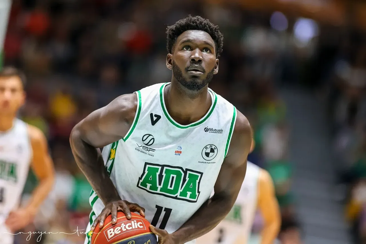 Strasbourg se renforce avec l'ailier-fort Amadou Sow