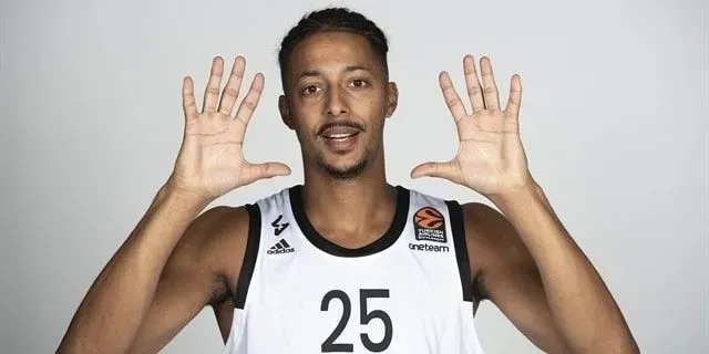 William Howard revient en France, à Nanterre