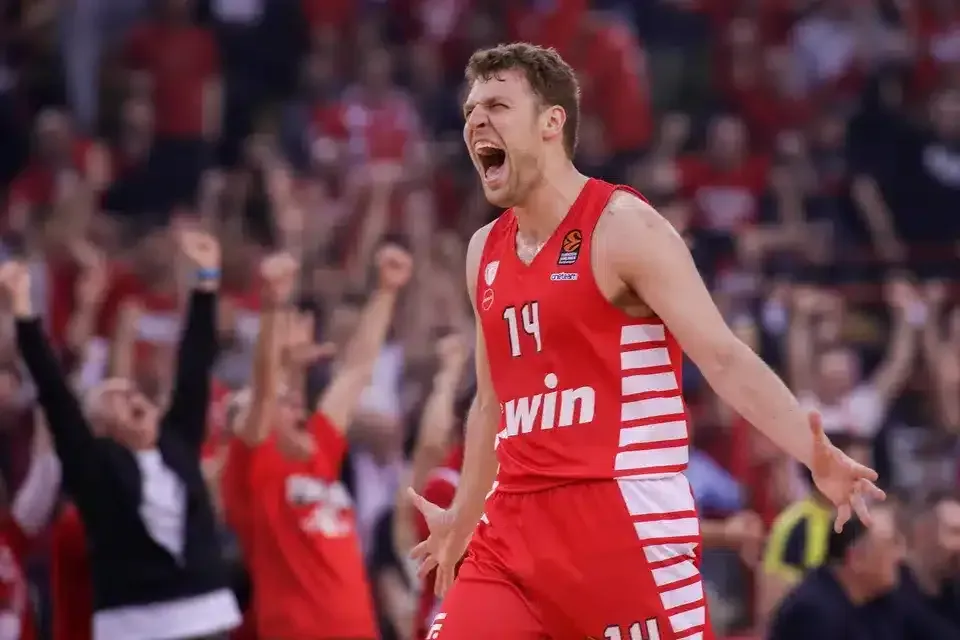 Le Bulgare d'Olympiakos Sasha Vezenkov élu MVP du mois de janvier de l'Euroleague