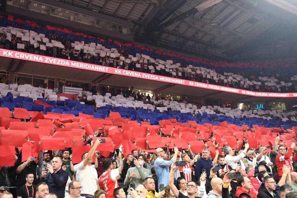 Le Zalgiris Kaunas réagit au soutien des supporters de l'Etoile Rouge à la Russie