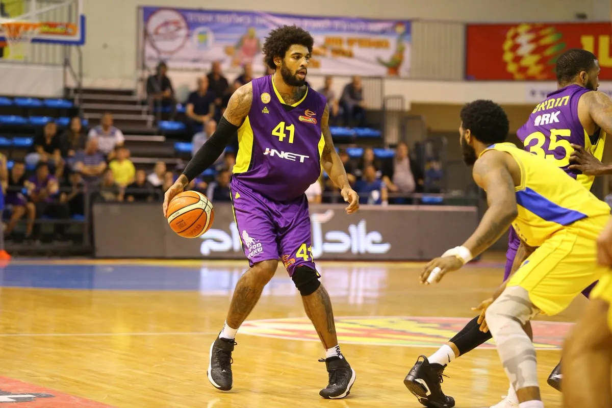 Glen Rice Jr. se fait virer par l’Hapoel Holon après avoir frappé un ...